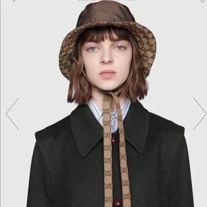 Authentic Gucci Reversible Nylon Bucket Hat in GG Canvas - Size Small